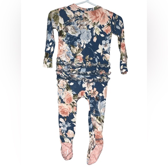 Posh Peanut & More 5 piece Bamboo Onesie Set 3-6M - Picture 15 of 16